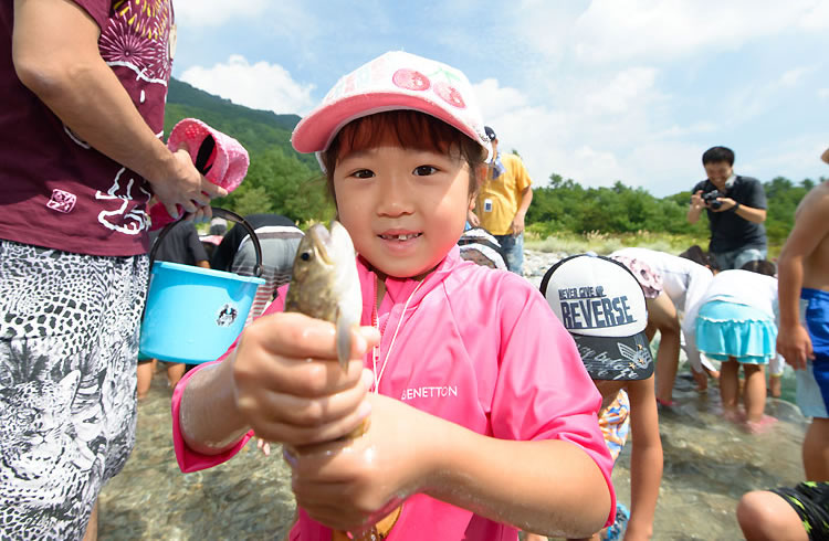 Hakuba47 MOUNTAIN SPORTS PARK　魚のつかみどり